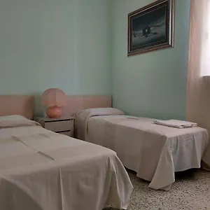 Bed & Breakfast House Costa, Messina
